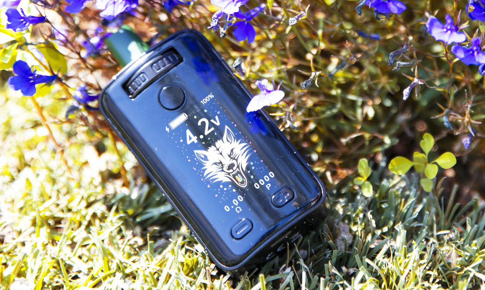 Wulf UNI 3 resting in plants with Wulf Screen on